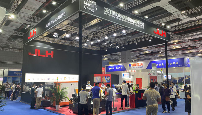 鋸力煌機床展優(yōu)秀展臺設計搭建