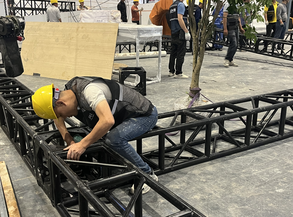 如何預(yù)防展臺坍塌？專業(yè)展覽展會搭建公司為您提供建議